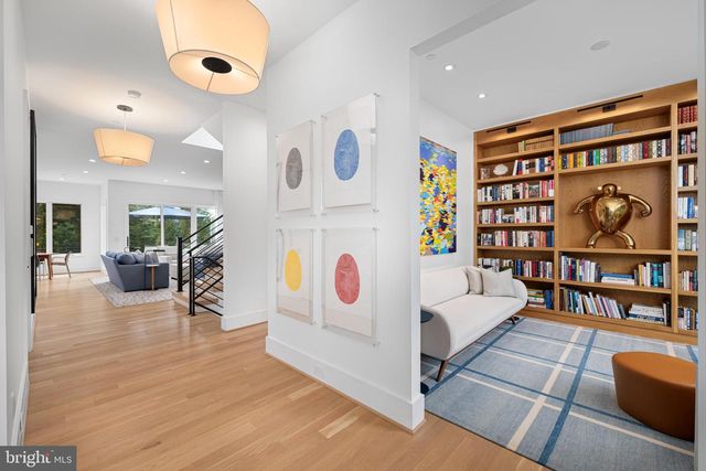 5624 SHERIER PL NW, Washington, DC 20016