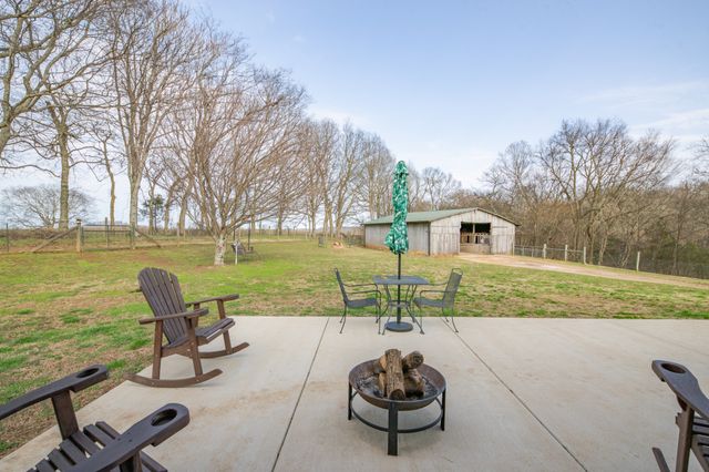 1714 Bear Creek Rd, Culleoka, TN 38451