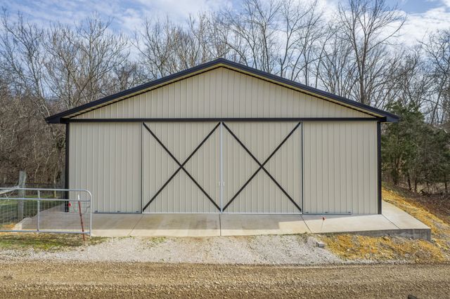 1714 Bear Creek Rd, Culleoka, TN 38451