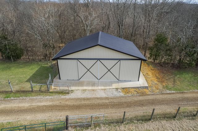 1714 Bear Creek Rd, Culleoka, TN 38451