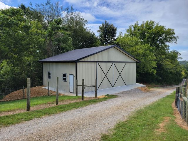 1714 Bear Creek Rd, Culleoka, TN 38451