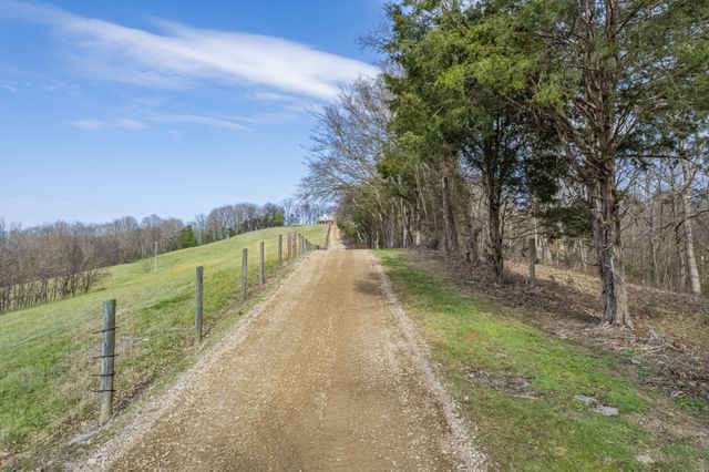 1714 Bear Creek Rd, Culleoka, TN 38451