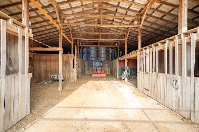 1714 Bear Creek Rd, Culleoka, TN 38451