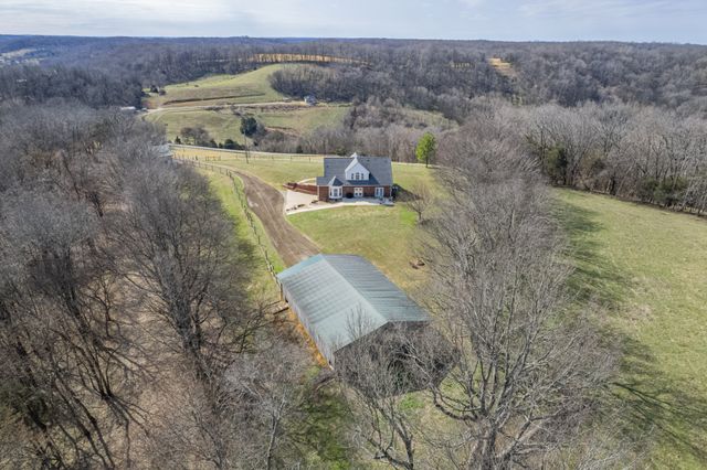1714 Bear Creek Rd, Culleoka, TN 38451