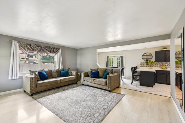 5534 W Celebrity Circle, Hanover Park, IL 60133