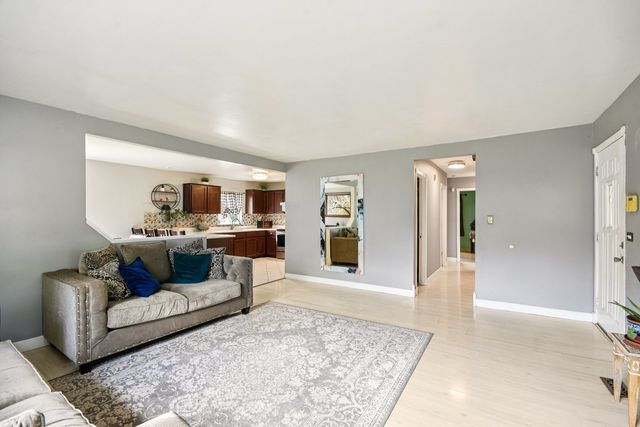 5534 W Celebrity Circle, Hanover Park, IL 60133