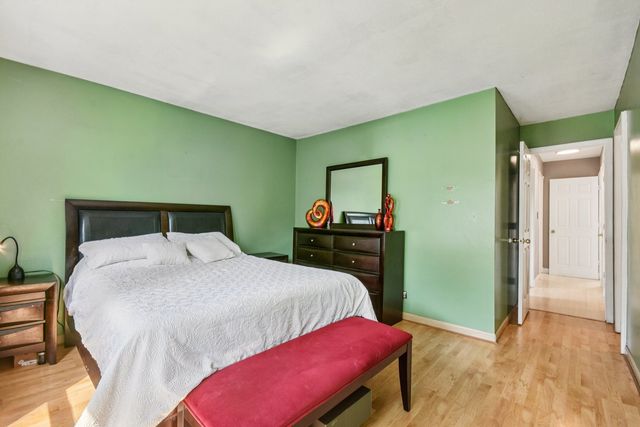 5534 W Celebrity Circle, Hanover Park, IL 60133