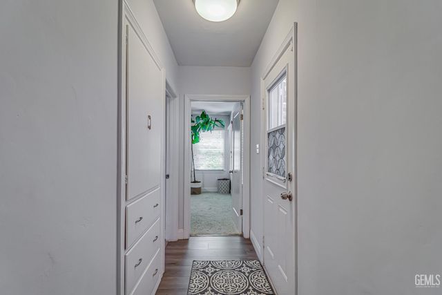 2704 Alturas Drive, Bakersfield, CA 93305
