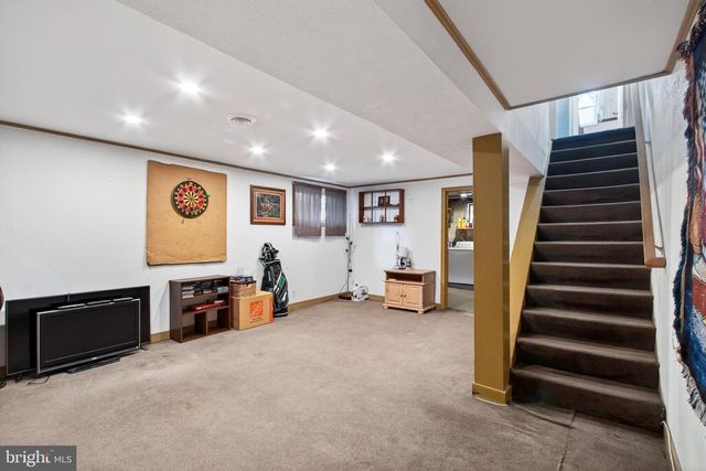 48 GARDEN DR, Alexandria, VA 22304