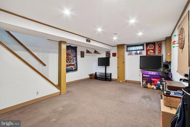 48 GARDEN DR, Alexandria, VA 22304