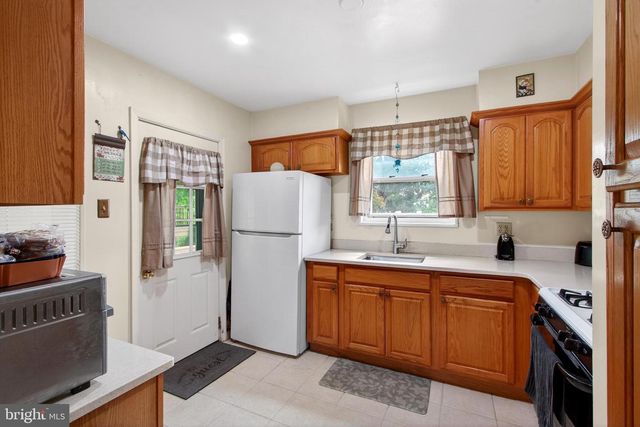 48 GARDEN DR, Alexandria, VA 22304