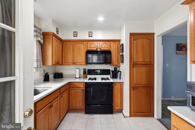 48 GARDEN DR, Alexandria, VA 22304
