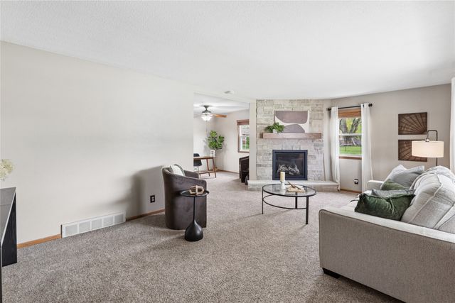 722 SE 3rd Street, Ankeny, IA 50021