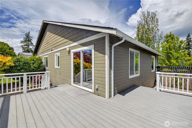 1203 30th Street, Anacortes, WA 98221