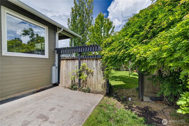 1203 30th Street, Anacortes, WA 98221