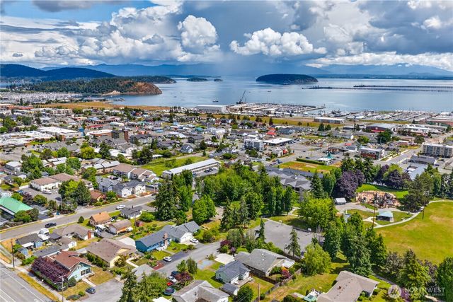 1203 30th Street, Anacortes, WA 98221
