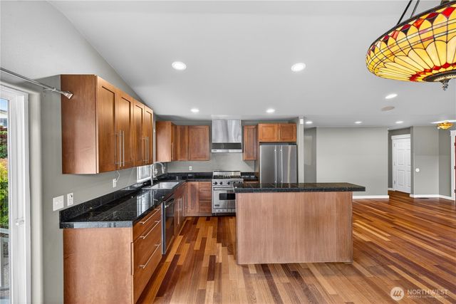 1203 30th Street, Anacortes, WA 98221