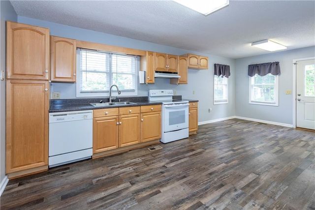 828 Rocky Ridge Road, Jasper, GA 30143