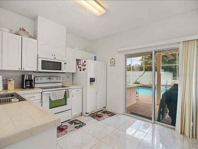2325 N ROCHELLE AVENUE, Kissimmee, FL 34746