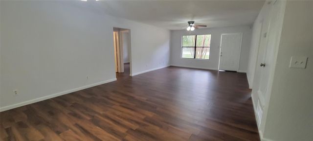 386 Lamaloa LN, Bastrop, TX 78602