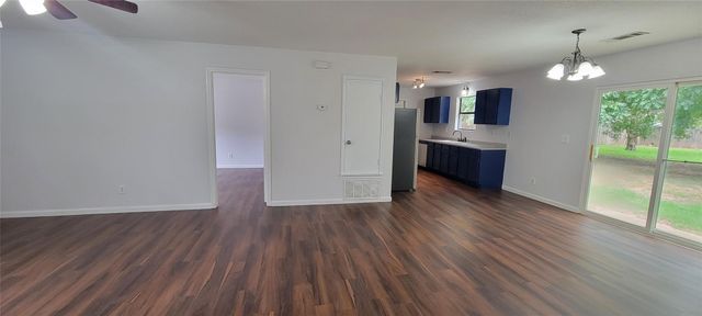 386 Lamaloa LN, Bastrop, TX 78602