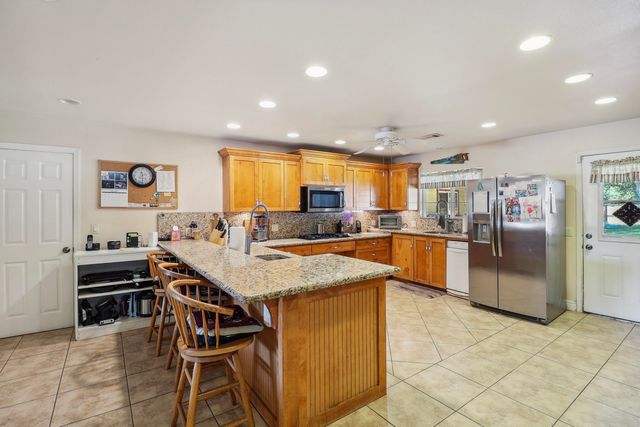 3308 Meadow Oak Drive, Cottonwood, CA 96022