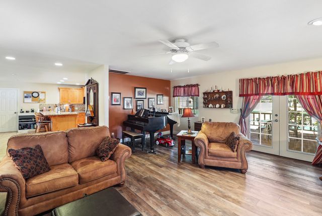 3308 Meadow Oak Drive, Cottonwood, CA 96022