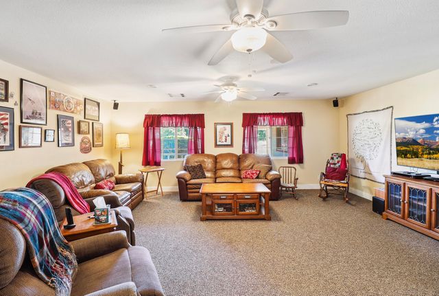 3308 Meadow Oak Drive, Cottonwood, CA 96022