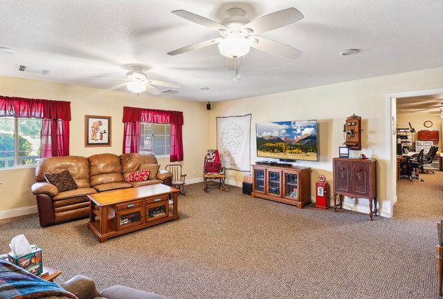 3308 Meadow Oak Drive, Cottonwood, CA 96022