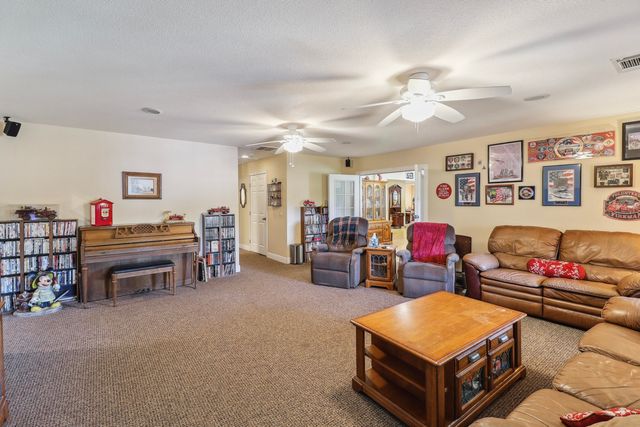 3308 Meadow Oak Drive, Cottonwood, CA 96022