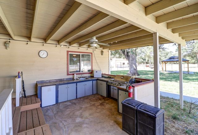 3308 Meadow Oak Drive, Cottonwood, CA 96022