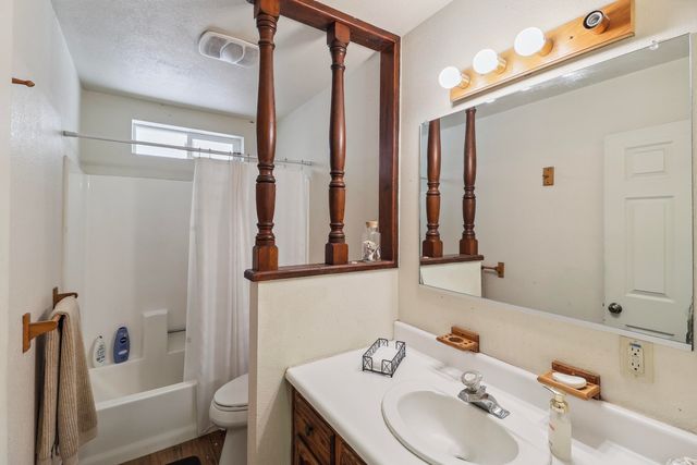 3308 Meadow Oak Drive, Cottonwood, CA 96022