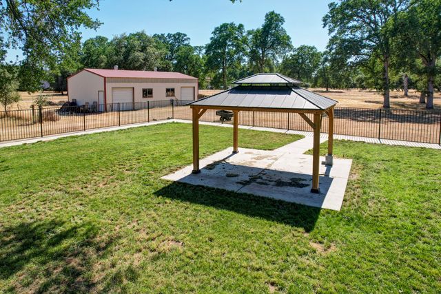 3308 Meadow Oak Drive, Cottonwood, CA 96022