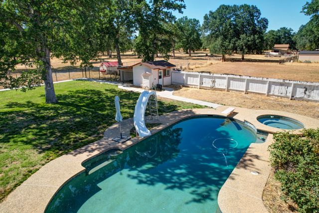 3308 Meadow Oak Drive, Cottonwood, CA 96022