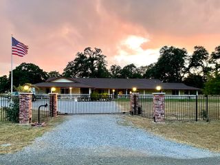 3308 Meadow Oak Drive, Cottonwood, CA 96022