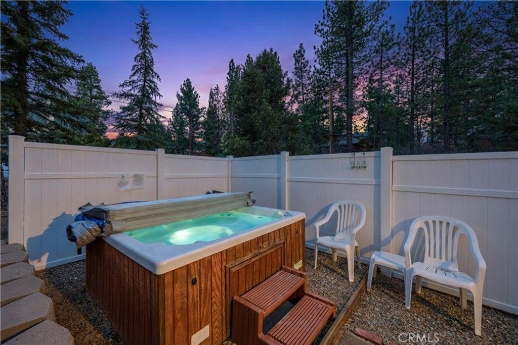 Image 2 of property listing at 42324 Paramount, Big Bear Lake, CA 92315