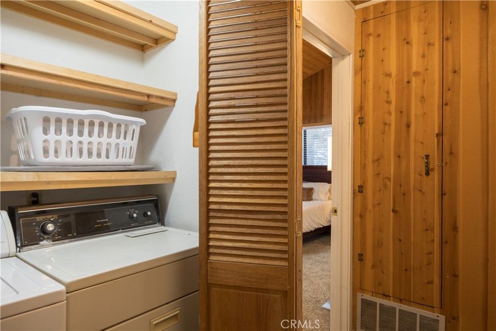 Image 28 of property listing at 42324 Paramount, Big Bear Lake, CA 92315