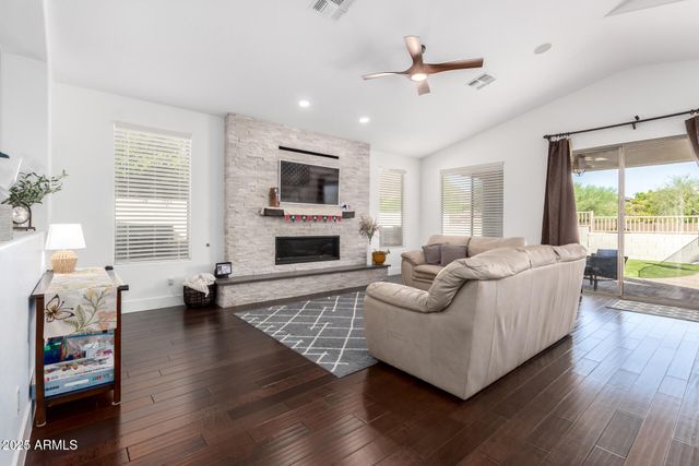 6531 W TETHER Trail, Phoenix, AZ 85083