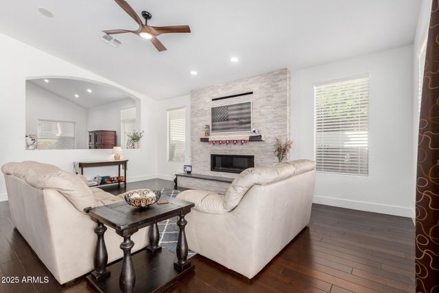 6531 W TETHER Trail, Phoenix, AZ 85083