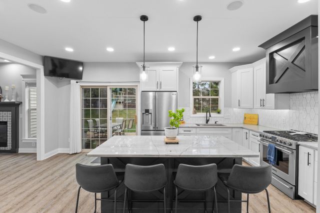 6113 El Camino Drive, Plain City, OH 43064