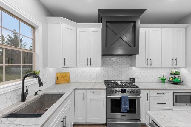 6113 El Camino Drive, Plain City, OH 43064