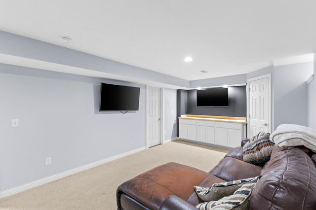 6113 El Camino Drive, Plain City, OH 43064