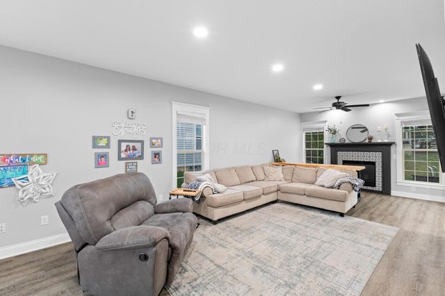 6113 El Camino Drive, Plain City, OH 43064