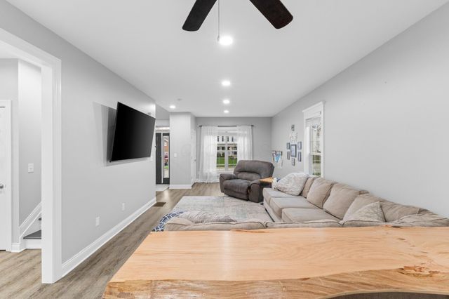 6113 El Camino Drive, Plain City, OH 43064