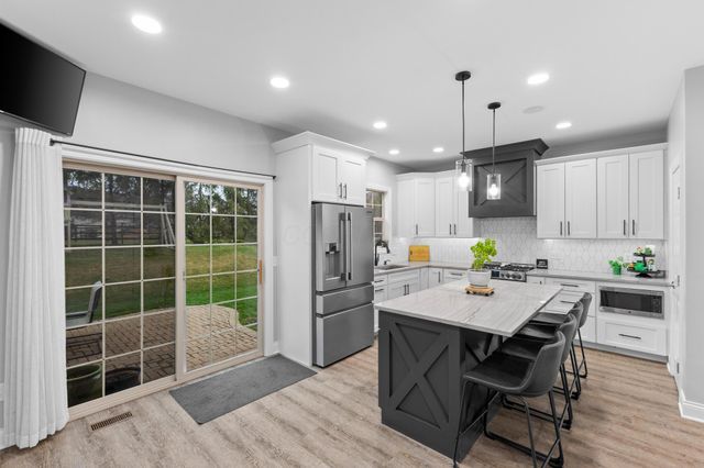 6113 El Camino Drive, Plain City, OH 43064