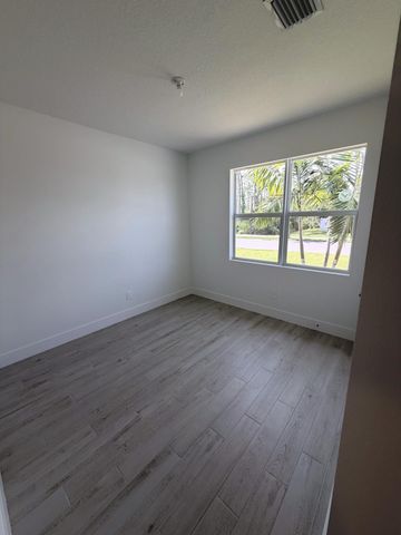 6650 SE Park Trace Drive, Stuart, FL 34997
