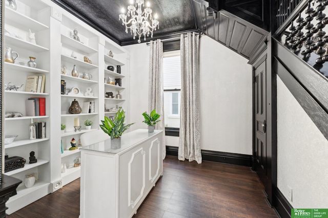 3017 Pacific Street, Omaha, NE 68105