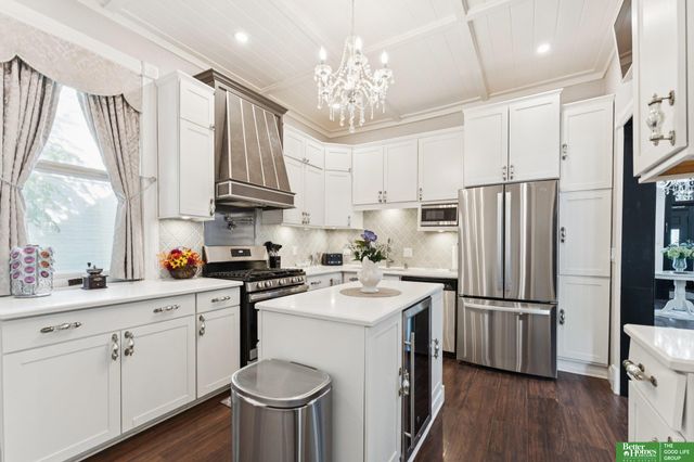 3017 Pacific Street, Omaha, NE 68105