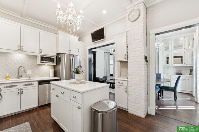 3017 Pacific Street, Omaha, NE 68105