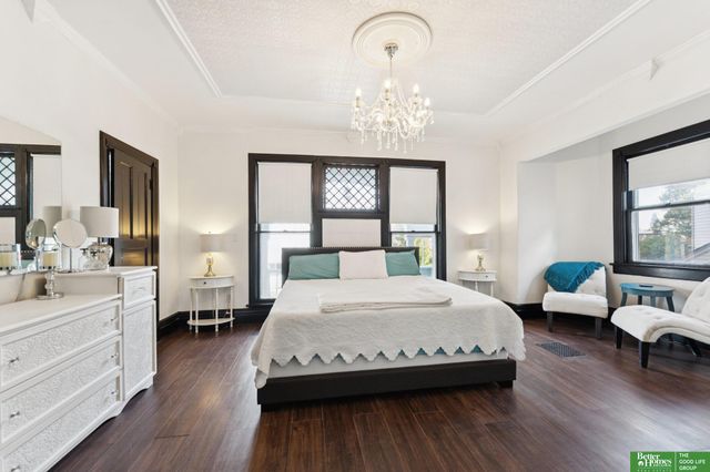 3017 Pacific Street, Omaha, NE 68105